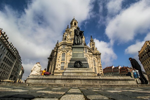 Explorer montpellier en toute liberté grâce à la location de voiture
