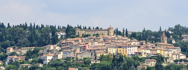 Comment trouver une maison de vacances en Provence avec des ateliers de fabrication de savon et des visites de marchés?